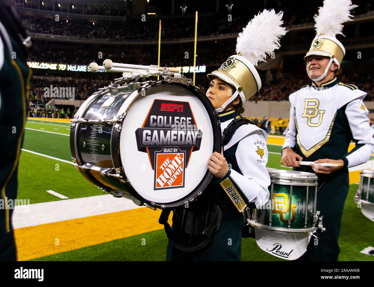 Waco, Texas, USA. 16 Nov, 2019. Baylor Bears bande préparez-vous à prendre le champ avant la 1ère moitié de la NCAA Football match entre Oklahoma Sooners et le Baylor Bears à McLane Stadium à Waco, Texas. Matthew Lynch/CSM/Alamy Live News Banque D'Images