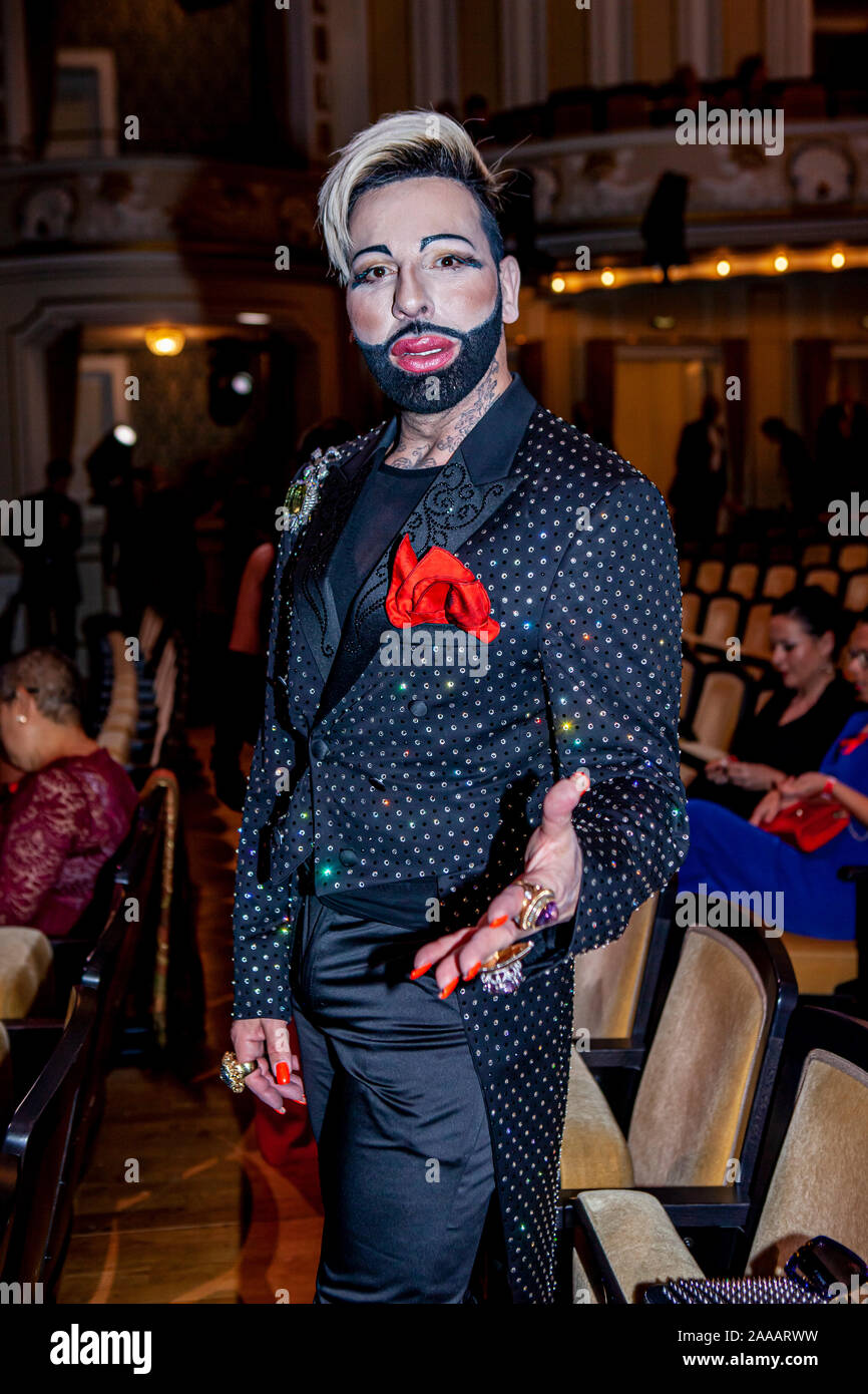 Harald Glööckler bei der 14. Gala 2019 im Schauspielhaus espoir. Dresde, 16.11.2019 Banque D'Images