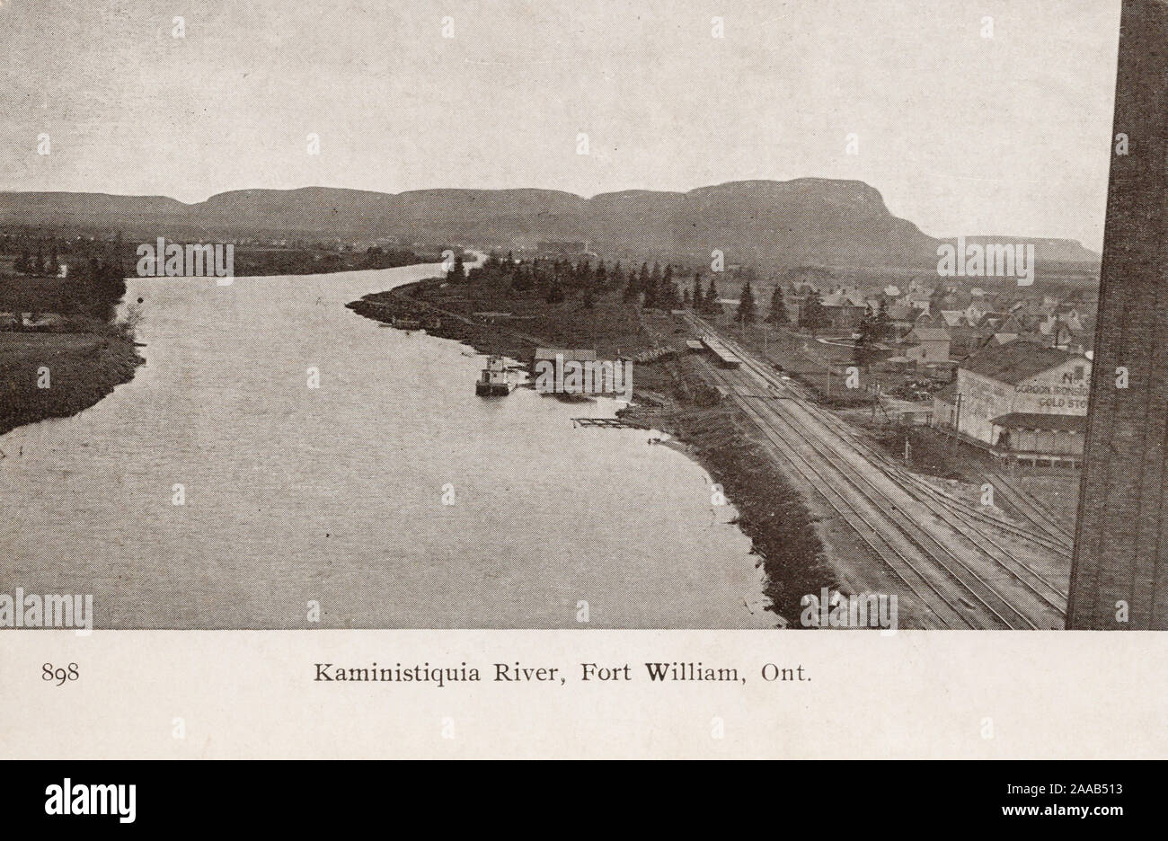 Rivière Kaministiquia, fort William Ontario, ancienne carte postale. Banque D'Images
