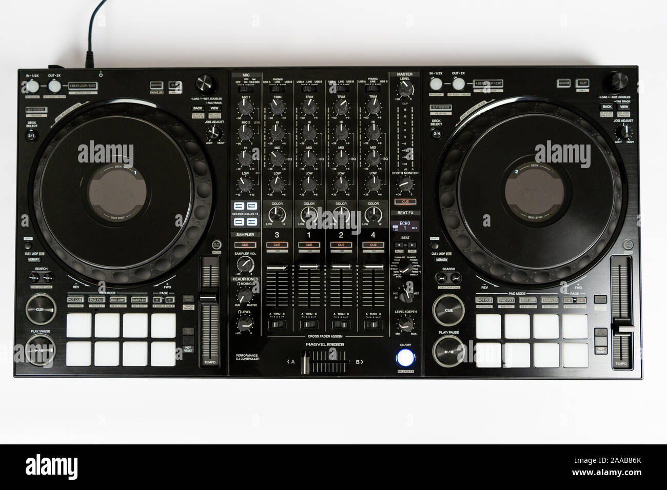 Contrôleur DJ audio moderne noir Vue de dessus Banque D'Images