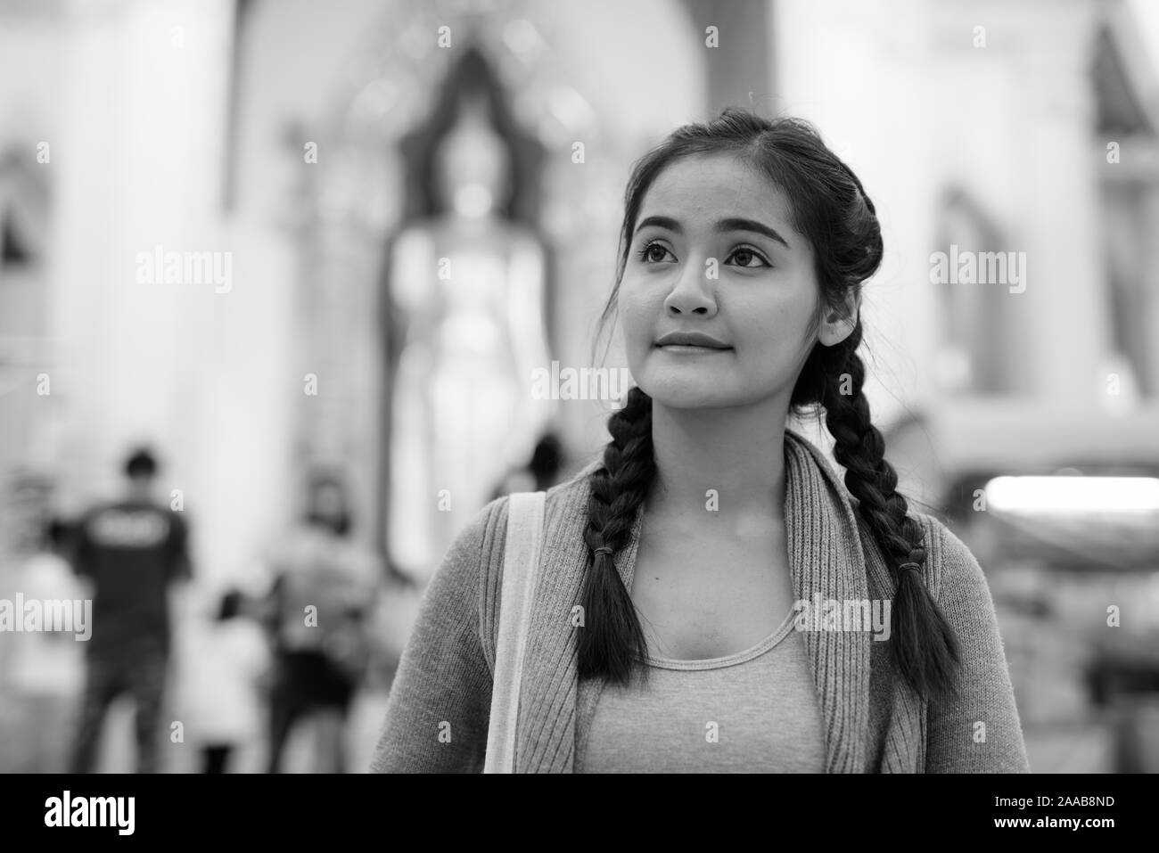 Belle jeune femme à la découverte touristique de l'Asie province Nakhon Pathom en Thaïlande Banque D'Images