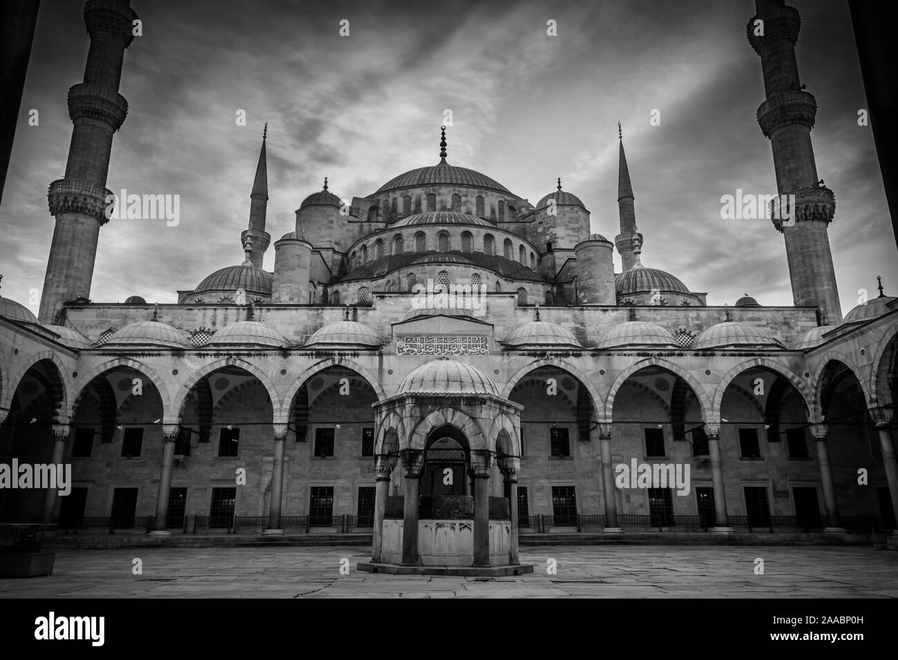 Mosquée de Sultanahmet appelée aussi la Mosquée Bleue alley voir de l'extérieur et à Istanbul, Turquie Banque D'Images