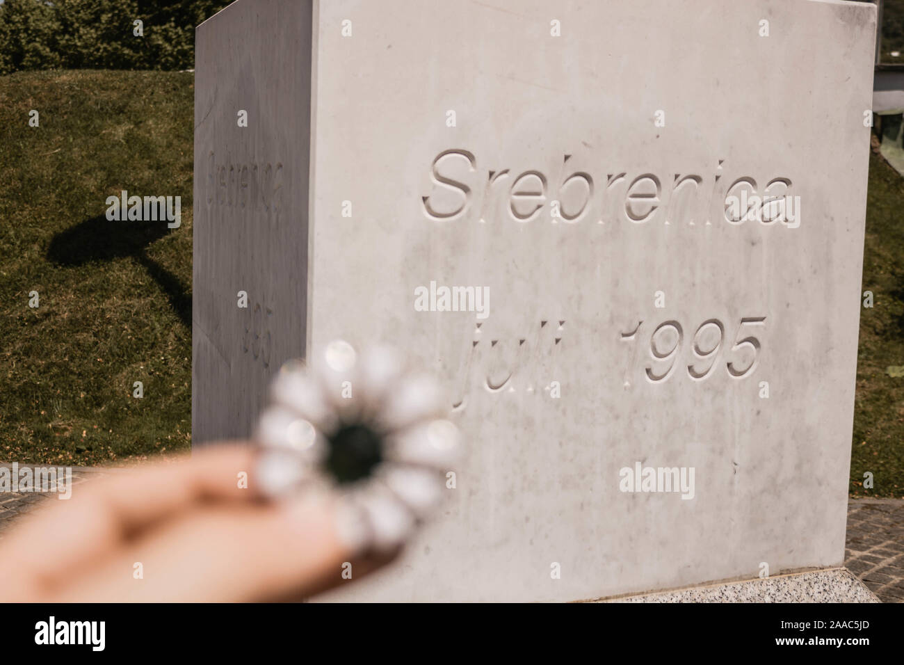 Srebrenica, 7. Avril 2017. Mémorial de Srebrenica–Potočari et cimetière pour les victimes du génocide de 1995. Les hommes bosniaques ont été exécutés par l'armée serbe. Banque D'Images