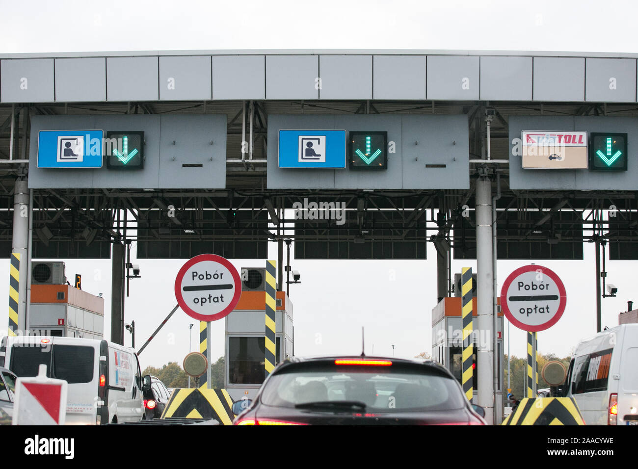 Péage (PPO) Karwiany sur l'autoroute A4 à l'autoroute A4.sleza est la plus longue autoroute en Pologne qui relie l'est à l'ouest du pays. La route est partiellement sonné et les conducteurs ont l'option de payer par voie électronique sans frais. Banque D'Images