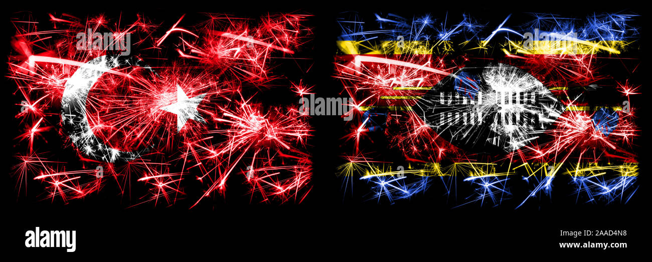 La Turquie, turque contre le Swaziland Swazi, Nouvel An fête drapeaux fireworks mousseux fond concept. Combinaison de deux états abstraits des drapeaux. Banque D'Images