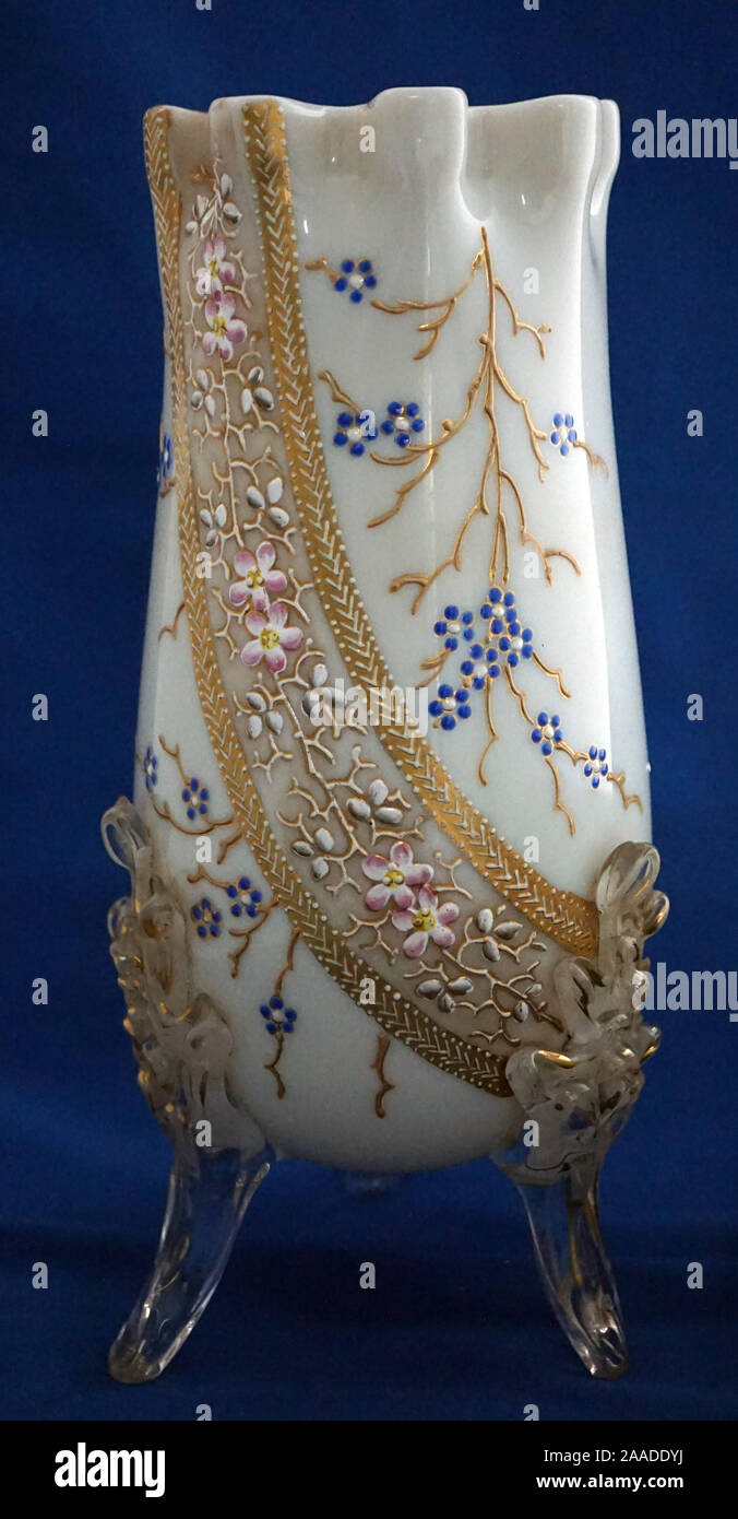 Ancien Vase en verre de Bohême Harrach Banque D'Images
