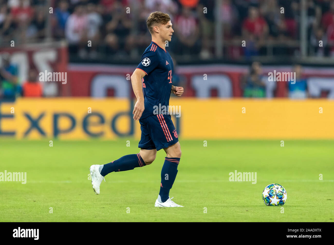 Le Pirée, Grèce - 22 octobre 2019 : le joueur du Bayern en action au cours de l'UEFA Champions League match entre l'Olympiakos vs Bayern à Georgios Karaisk Banque D'Images