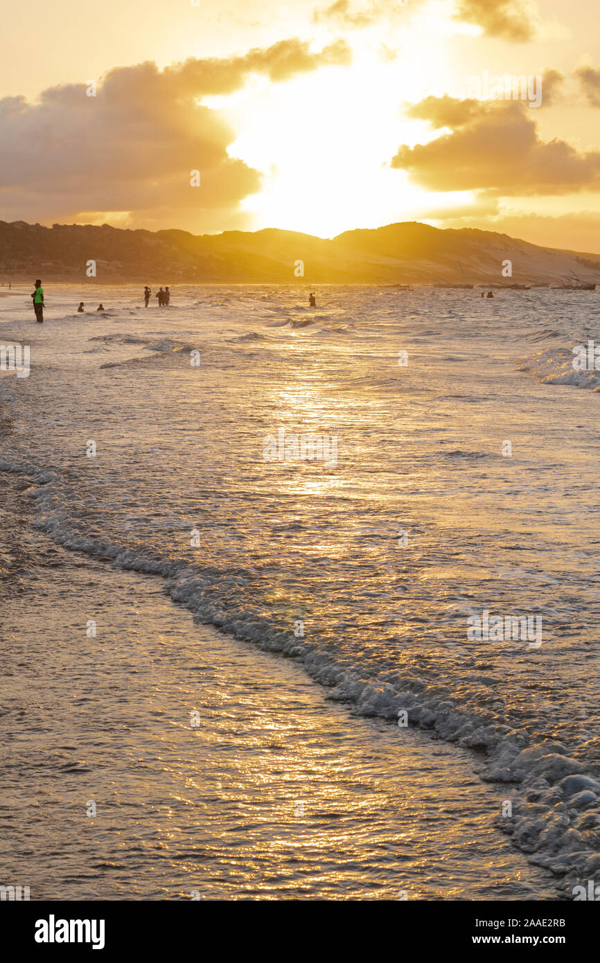 Coucher du soleil à icapui beach dans le nord du Brésil Banque D'Images