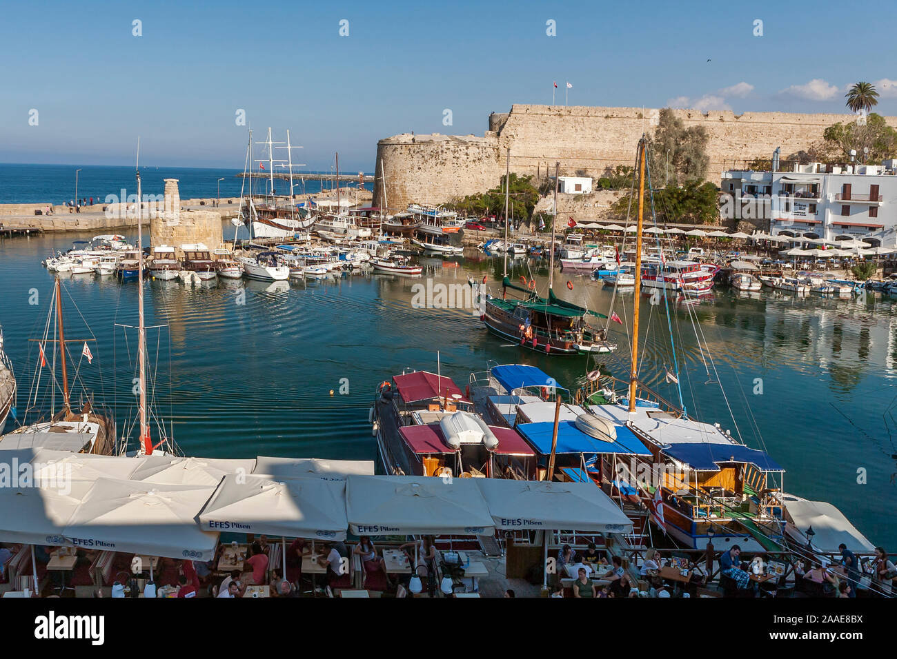 Soirée à Kyrenia (Girne) aka harbour, Chypre du Nord Banque D'Images