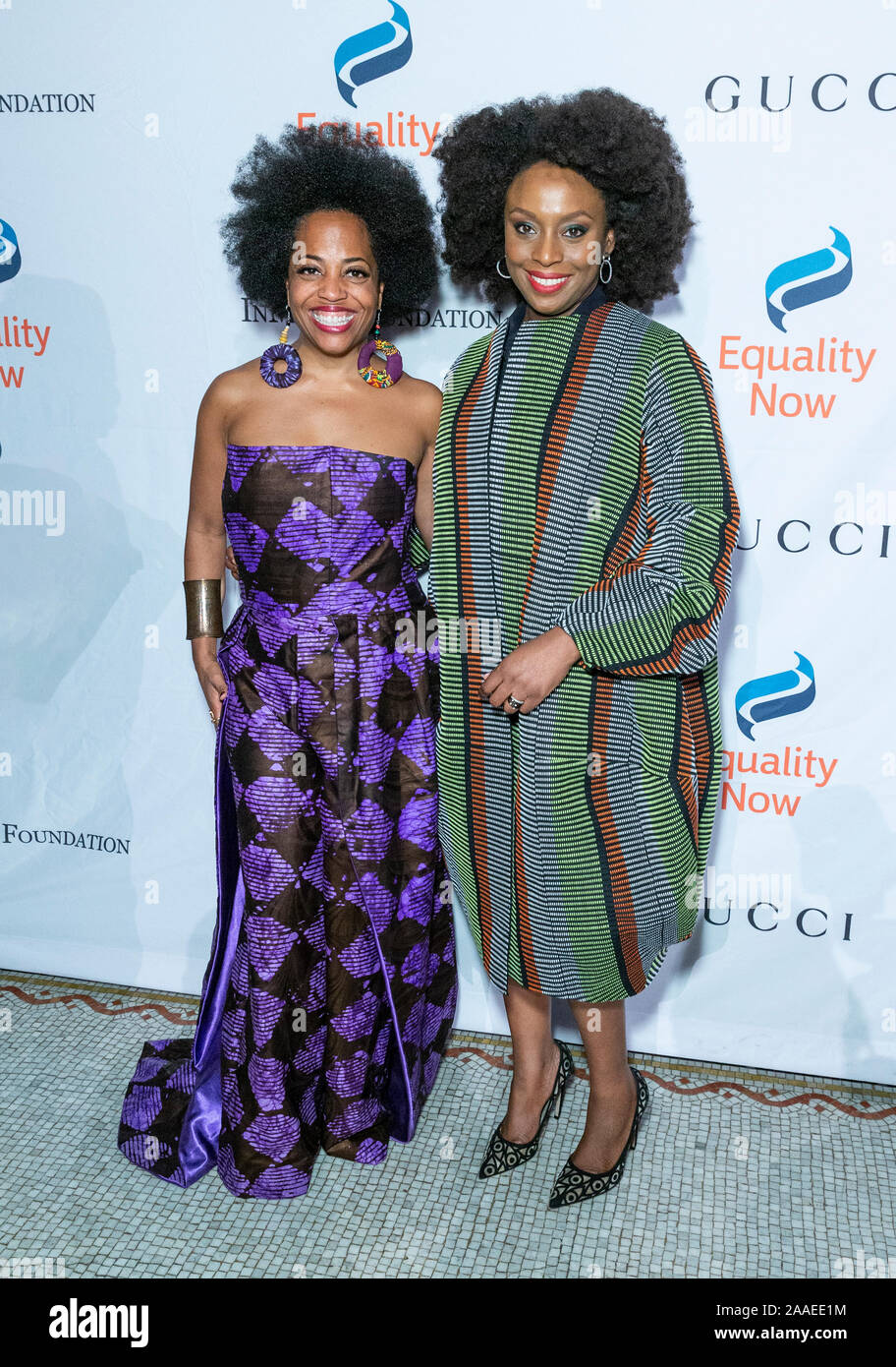 Rhonda Ross Kendrick et Chimamanda Ngozi Adichie assister à l'assemblée que l'égalité des sexes par l'hôte du Gala réalité maintenant au Capitale à New York. Banque D'Images