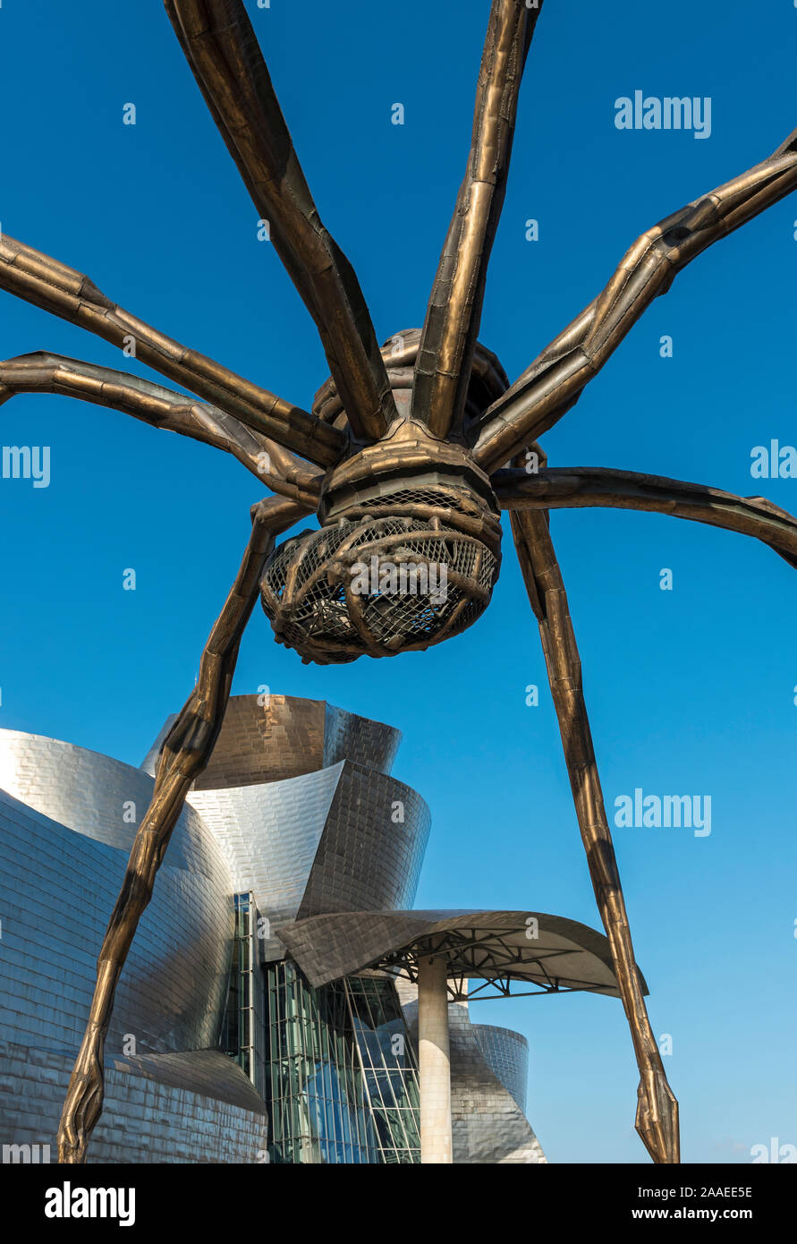 Maman Statue par Louise Bourgeois à l'extérieur Musée Guggenheim Bilbao, Espagne Banque D'Images