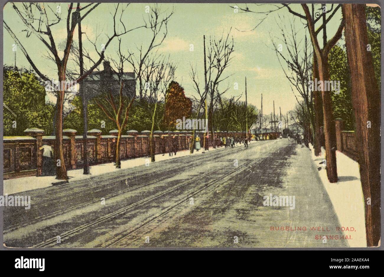 Carte postale illustrée de la neige-couvertes bien bouillonnant Road, West Nanjing Road maintenant, Shanghai, Chine, publié par BMG, 1912. Edit. Kingshill. À partir de la Bibliothèque publique de New York. () Banque D'Images