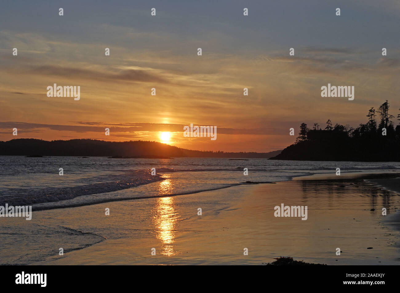 Sonnenuntergang an der Long Beach à Tofino auf l'île de Vancouver Banque D'Images