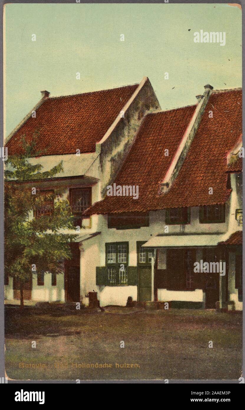 Carte postale illustrée d'une rangée de vieilles maisons néerlandais avec tuiles rouges, Batavia, l'actuelle Jakarta, l'île de Java, en Indonésie, en 1915. À partir de la Bibliothèque publique de New York. () Banque D'Images