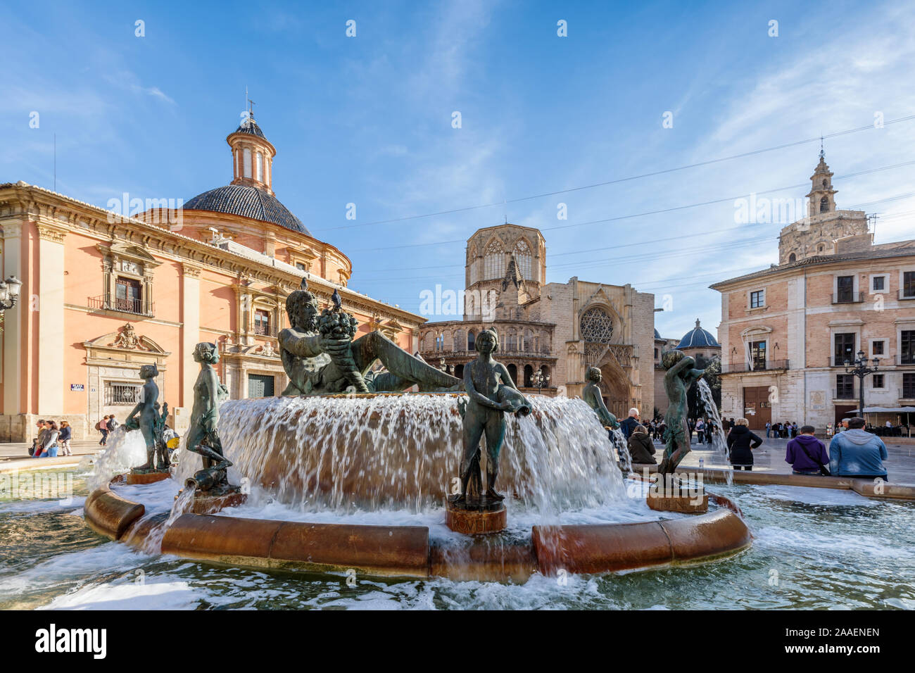 Rio Turia fontaine dans la Plaza de la Virgen, dans le centre de la vieille ville de Valence, en Espagne. Banque D'Images