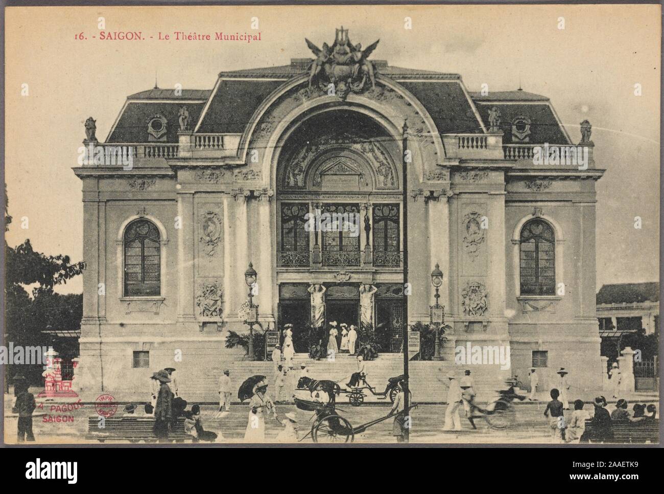 Carte postale gravé du bâtiment de style colonial français de l'Opéra de Saigon, également connue sous le nom du Théâtre Municipal, Ho Chi Minh Ville (anciennement Saigon), Vietnam, publié par Edition : La Pagode Saigon, 1910. À partir de la Bibliothèque publique de New York. () Banque D'Images
