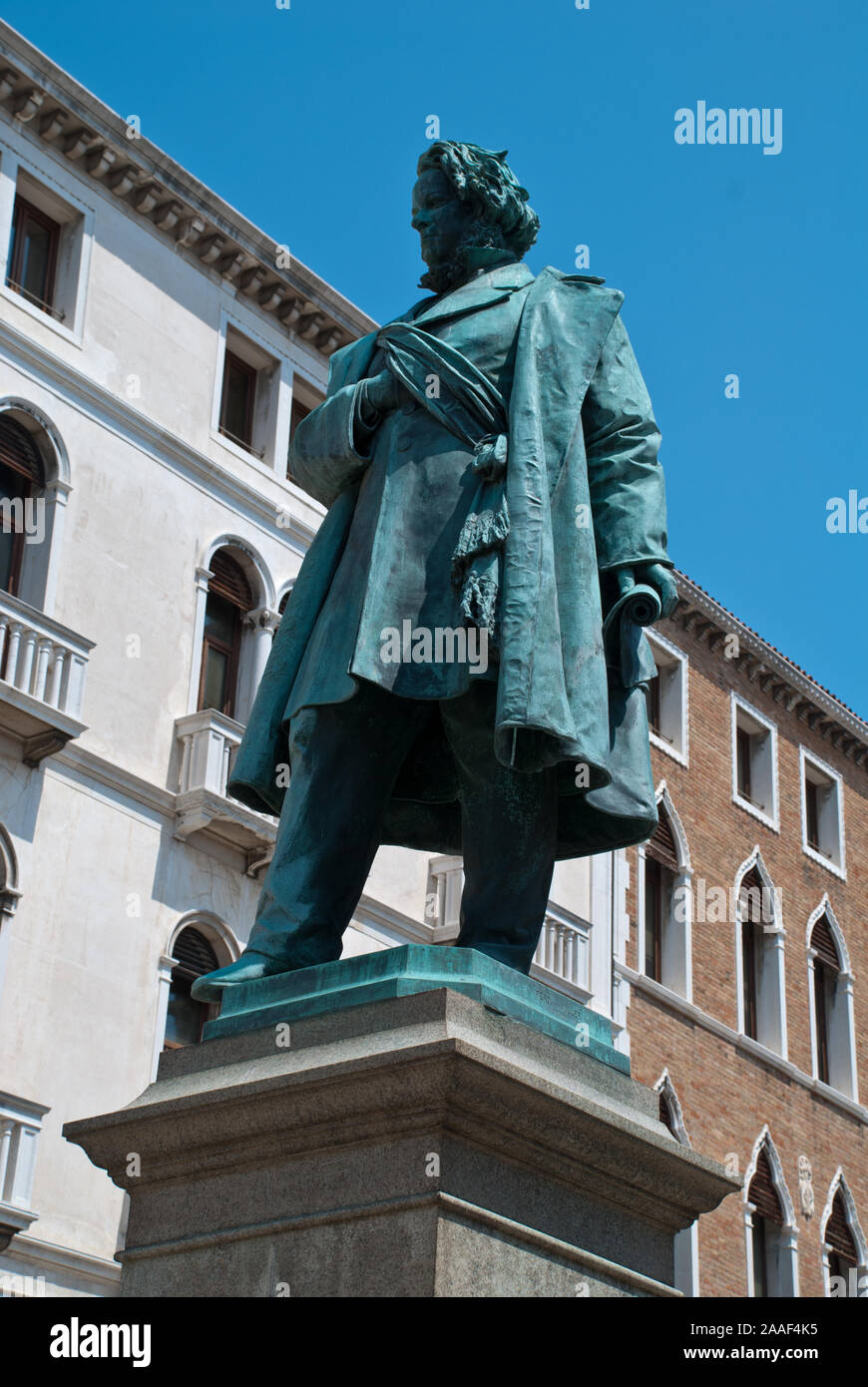 Venise, Italie : Campo Manin, vue à statue de patriote italien Daniele Manin de 1875 Banque D'Images