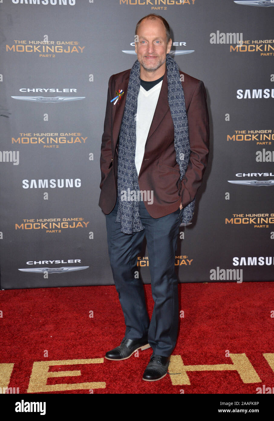 LOS ANGELES, CA - le 16 novembre 2015 : l'acteur Woody Harrelson lors de la première de 'The Hunger Games : Clarak - Partie 2 © 2015 Paul Smith / Featureflash Banque D'Images