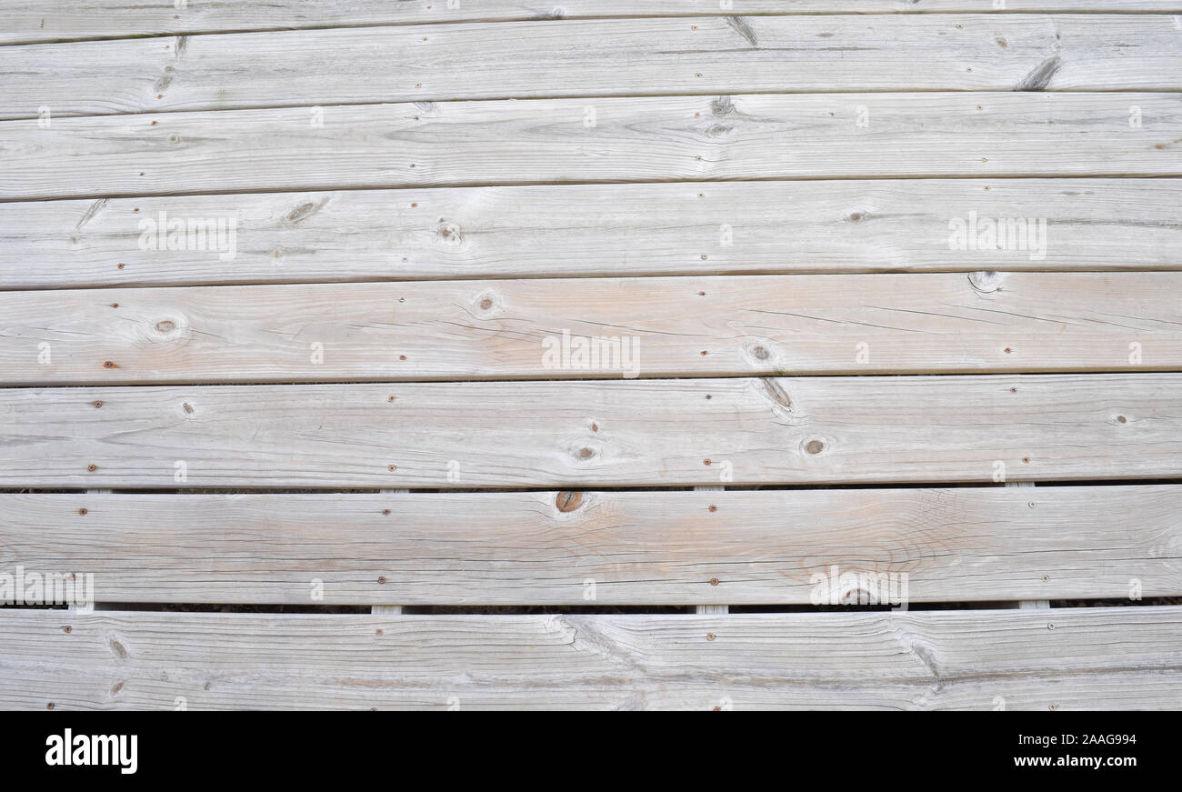 Blanc bois rustique gris texture de fond. Le bois a été laissée brute et essuyé à un joli gris clair au fil des ans. Banque D'Images