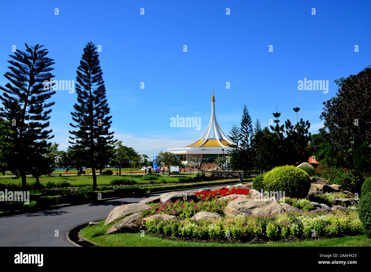 Bangkok, Thaïlande. - 16 novembre, 2019 Ratchamangkhala : Pavillon de Suan Luang Rama IX Parc Public Bangkok,Thaïlande avec fleur joliment décorées Banque D'Images