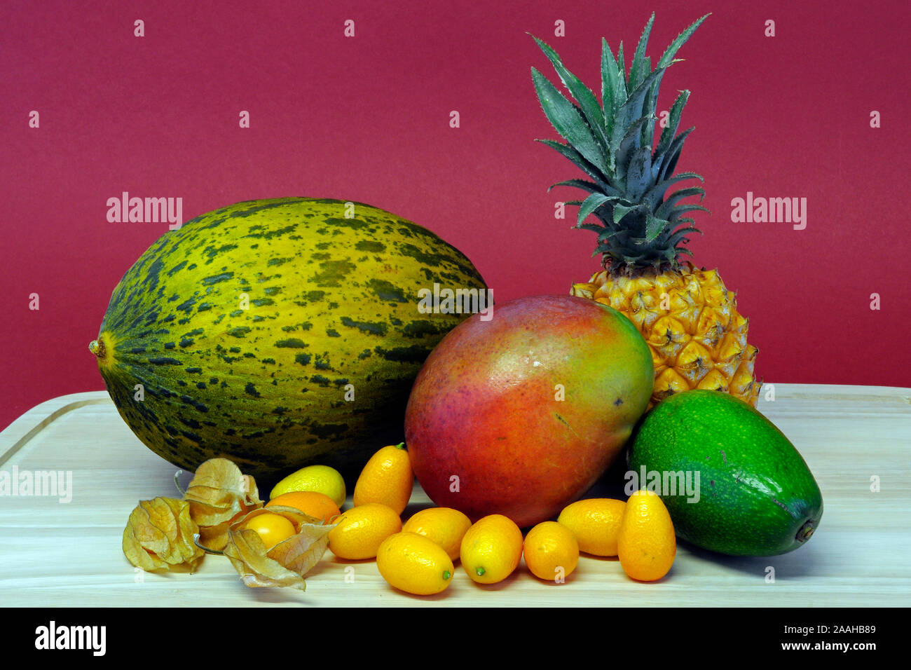 Pomelo, Mangue, ananas, kumquats, Physalis, avocat Banque D'Images
