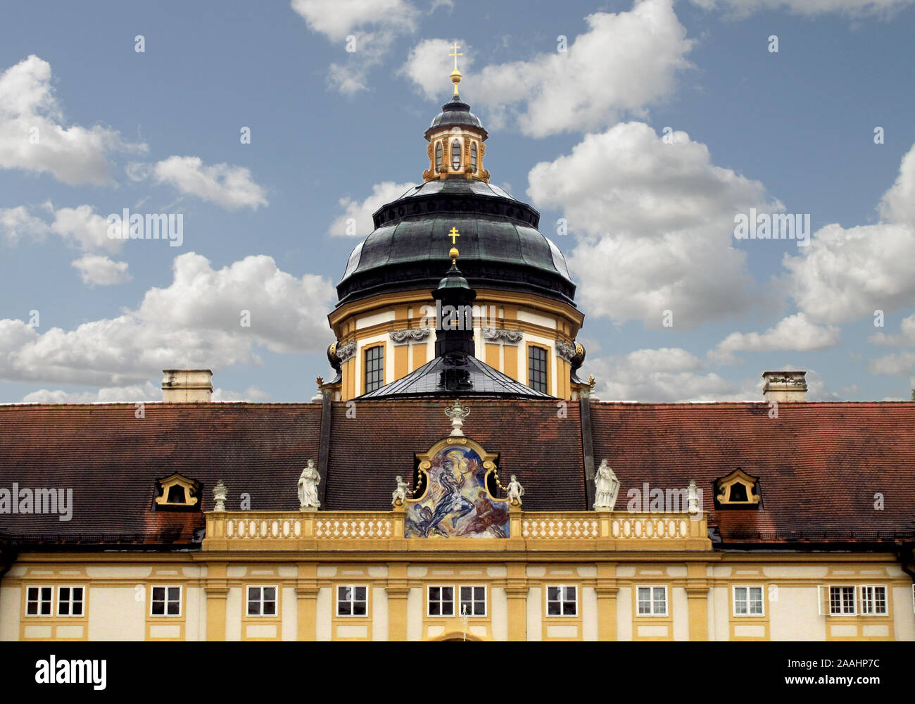 La coupole et de la façade de l'Abbaye de Melk, une Bénédiction monastère au sommet de la colline au-dessus de Melk en Autriche Banque D'Images