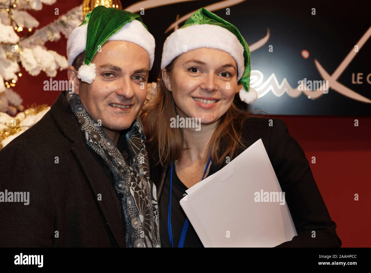 Paris, France. 20 Nov, 2019. Laurent Amar et Karine Vauloup participe à la 'Peres Noel Verts' par le Secours Populaire Français lancer au Cirque Phenix Banque D'Images