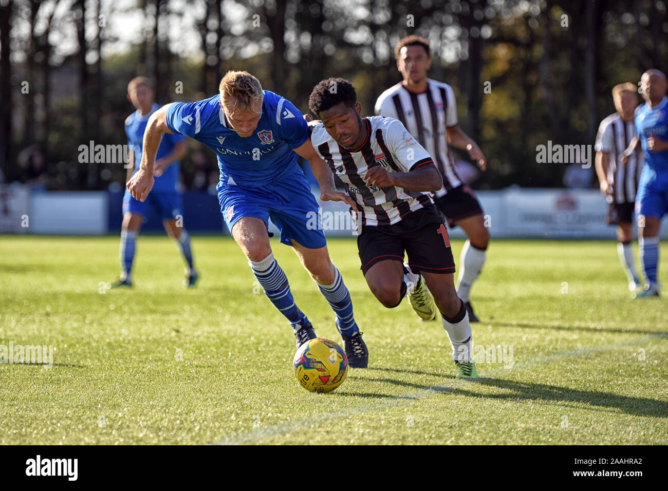 Swindon Wiltshire Fc Supermarine UK. Saison 2019/2020. Owura Edwards jouant pour Bath City dans la FA Cup Qualifier à Swindon Supermarine Fc Banque D'Images