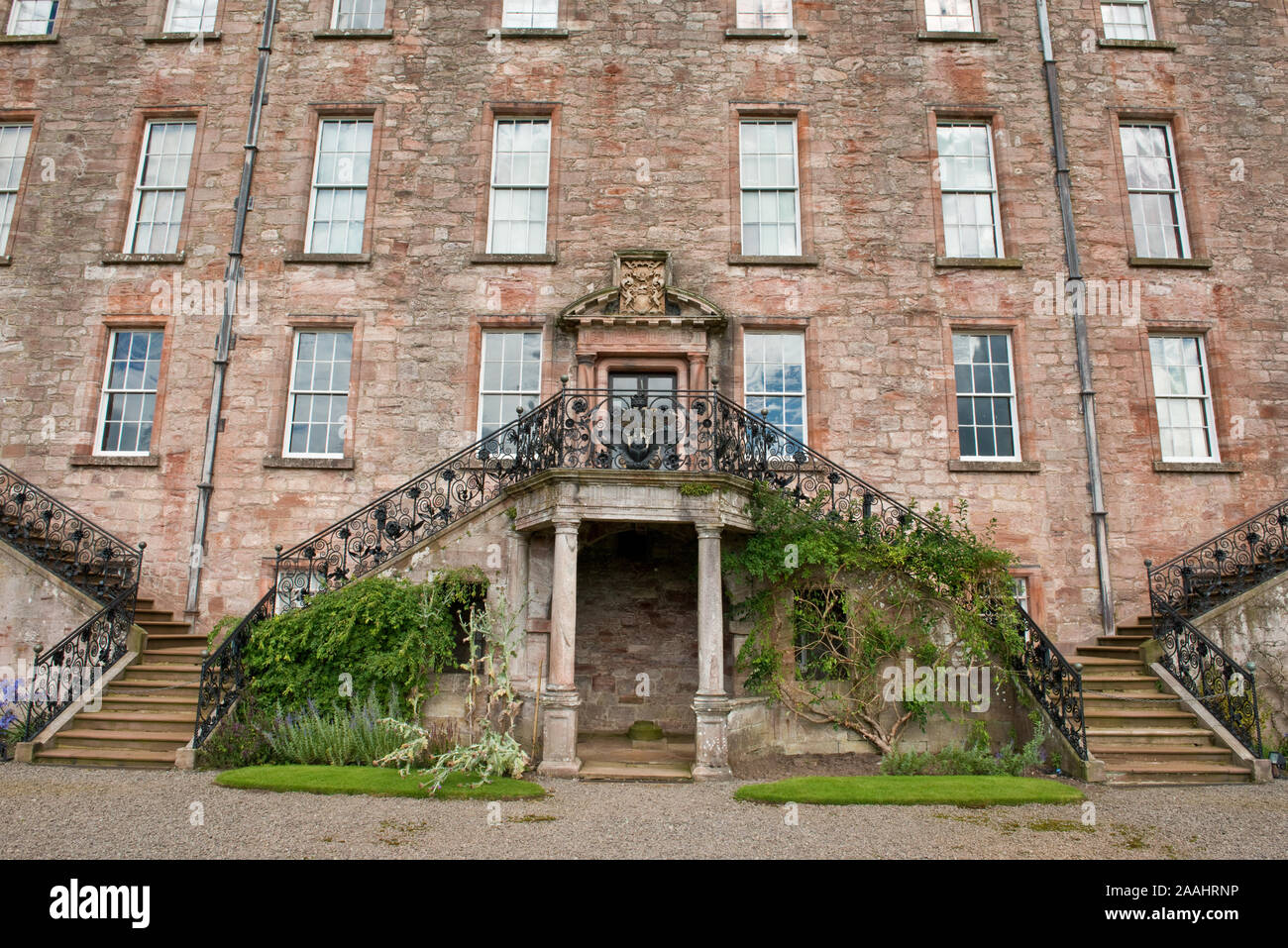 Arrière du château de Drumlanrig. Aussi connu localement sous le Palais rose. Dumfries et Galloway, Écosse Banque D'Images