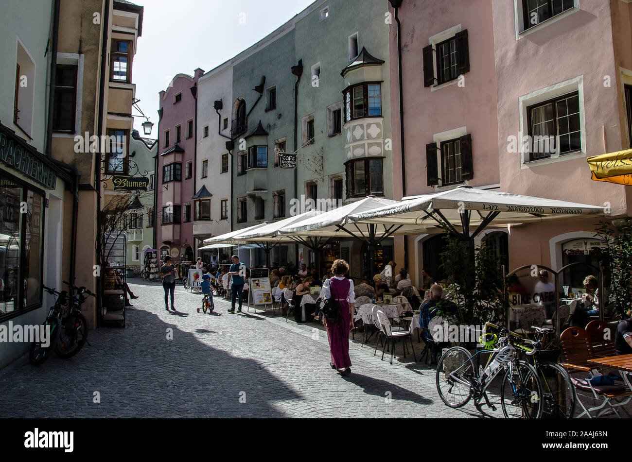 Le petit village de Rattenberg, la plus petite localité de Tyrol en termes de surface, est connue comme la "ville de verre du Tyrol". Banque D'Images