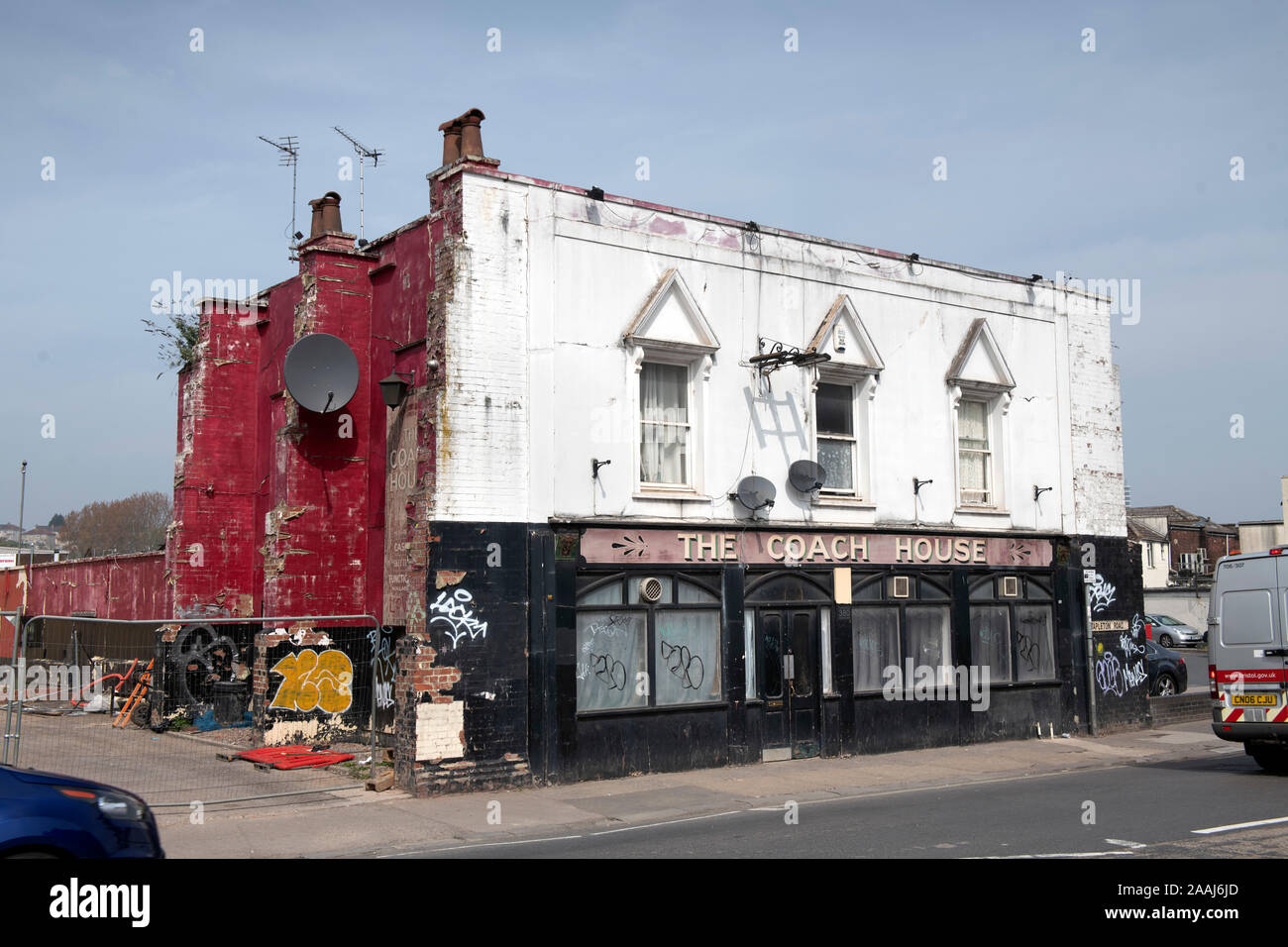 Le pub a fermé la chambre d'Entraîneur sur Stapleton Road, Bristol, ce qui certains ont appelé le pire en Grande-Bretagne y compris par le ministre Sajid Javid Banque D'Images
