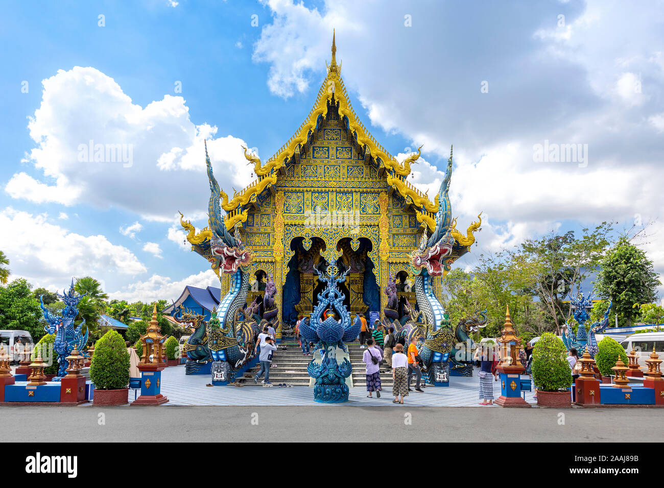 Chiang Rai Temple bleu ou Wat Rong Dix Seua Rong Suea est situé à dix dans le district de Rimkok, à quelques kilomètres de Chiang Rai Banque D'Images