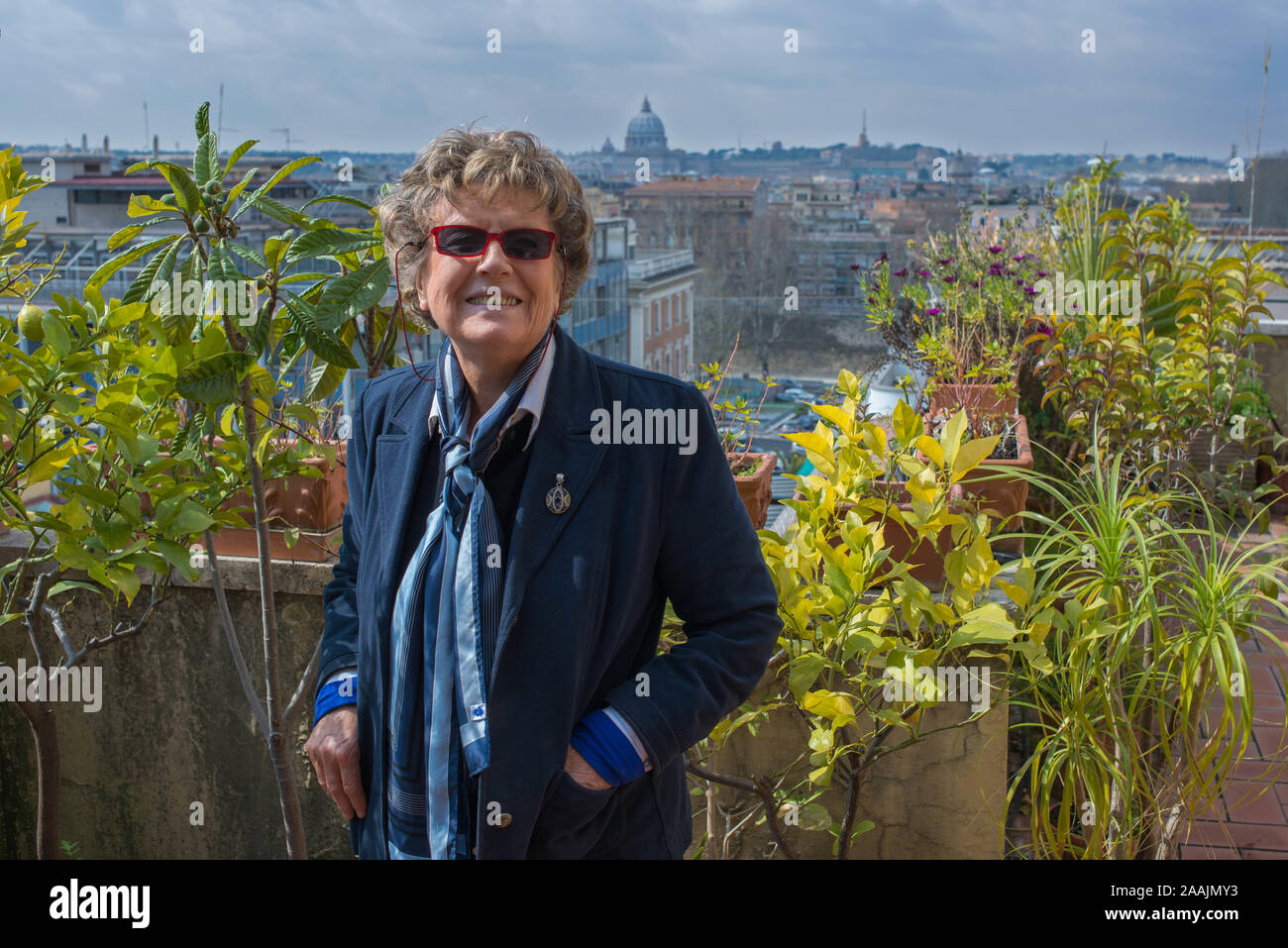 Rome, Italie : écrivain Dacia Maraini dans sa maison. Banque D'Images