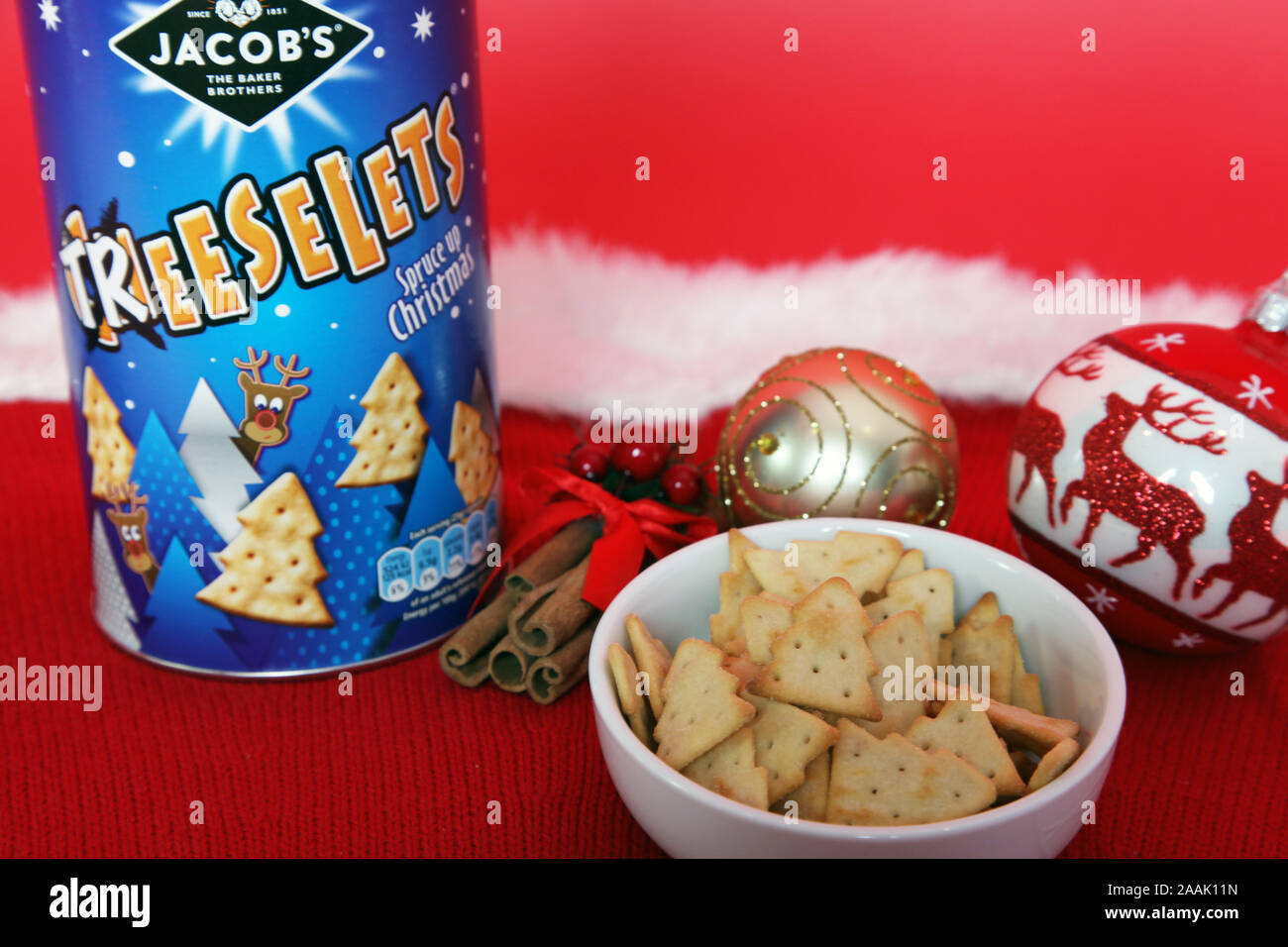 Edition 2019 Treeselets Jacobs, en forme d'arbre de Noël / chips crackers, basé sur Cheeselets Banque D'Images