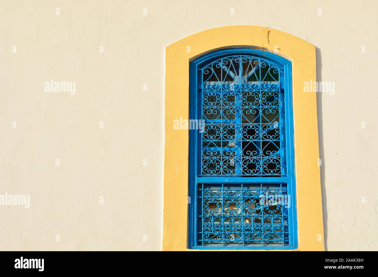 Fenêtre traditionnelle à Essaouira. Maroc Banque D'Images