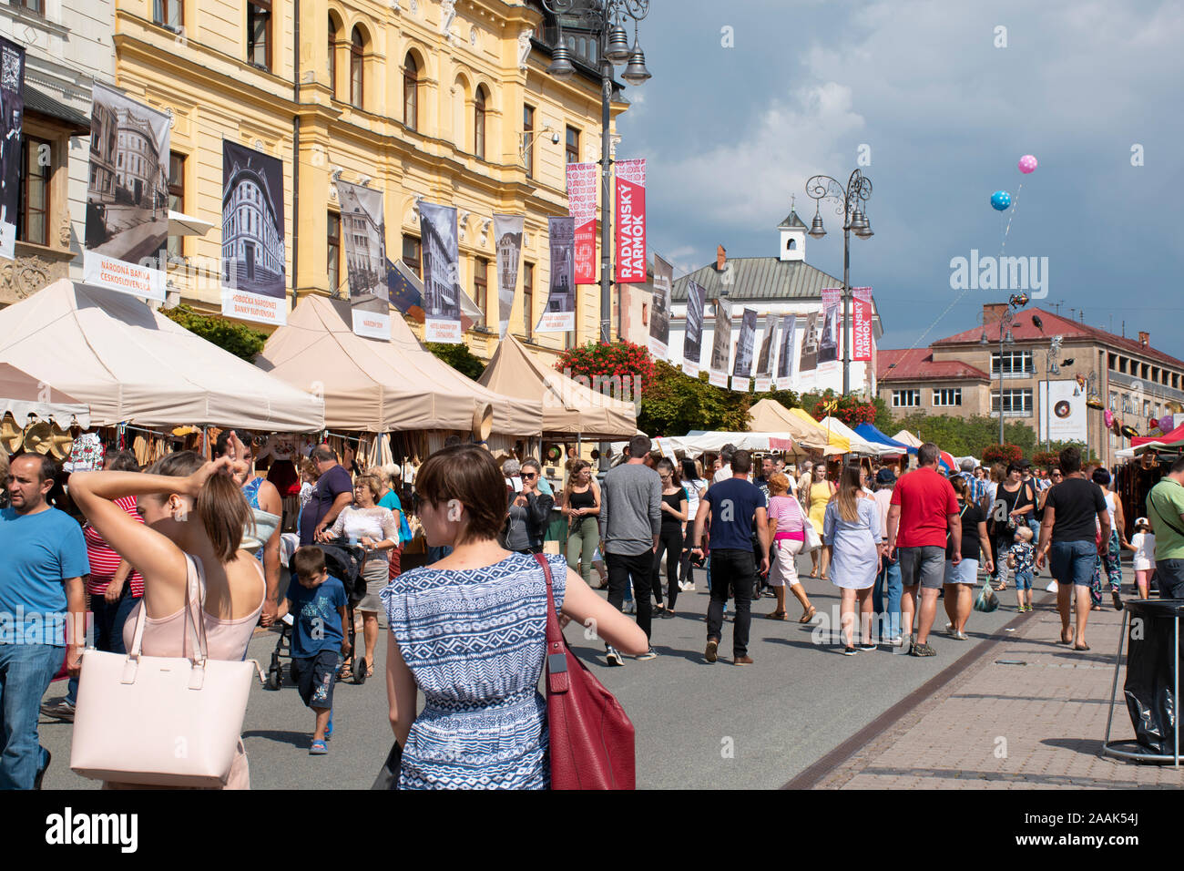 Banska Bystrica, Slovaquie - 7 septembre 2018 : marché de produits traditionnels faits main sur la place principale. Banque D'Images