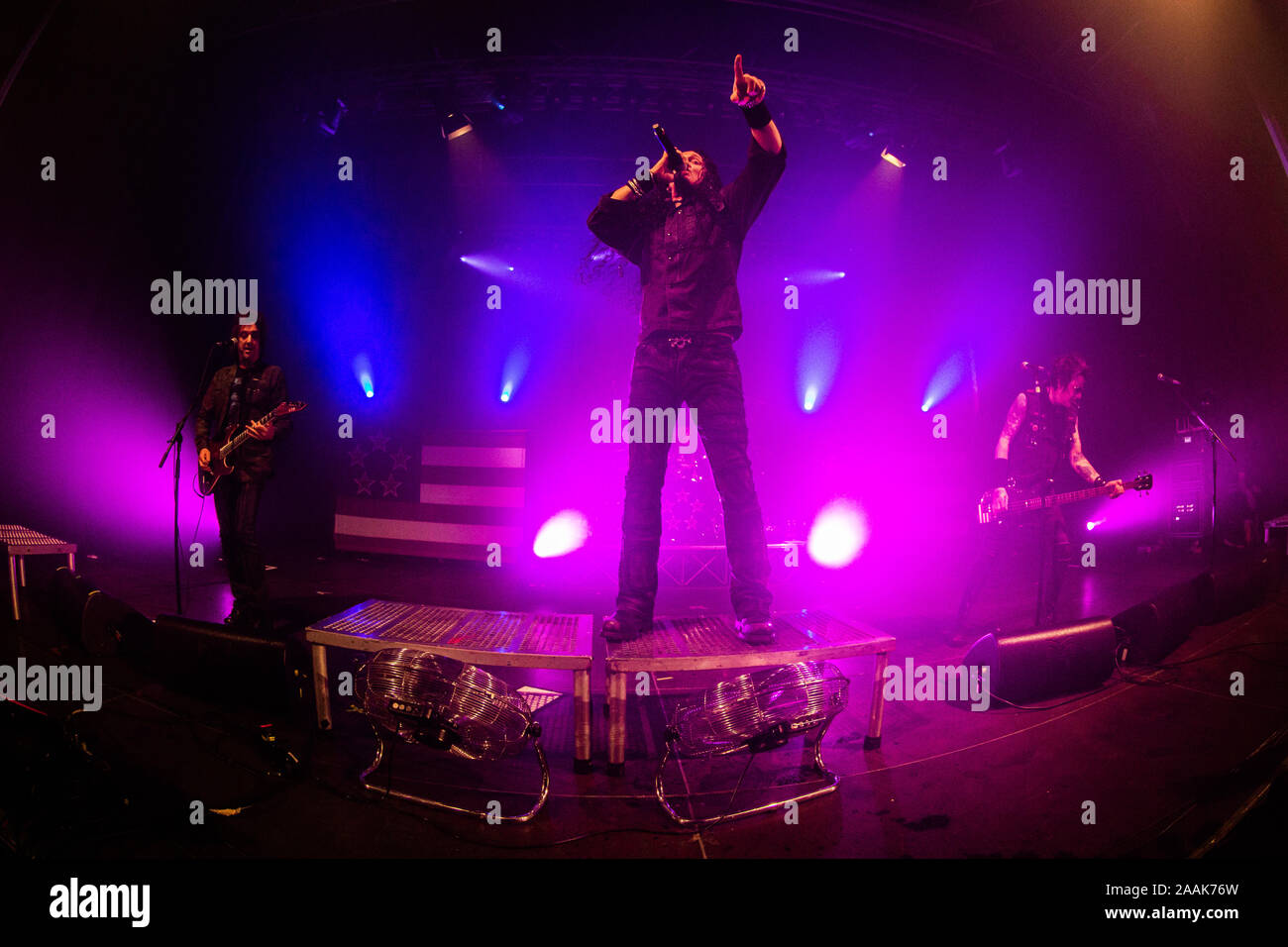 Fontaneto d'Agogna en Italie. 21 novembre 2019. Le groupe Skid Row effectue sur scène pendant le phénomène de "Tour d'Europe 2019'. Banque D'Images