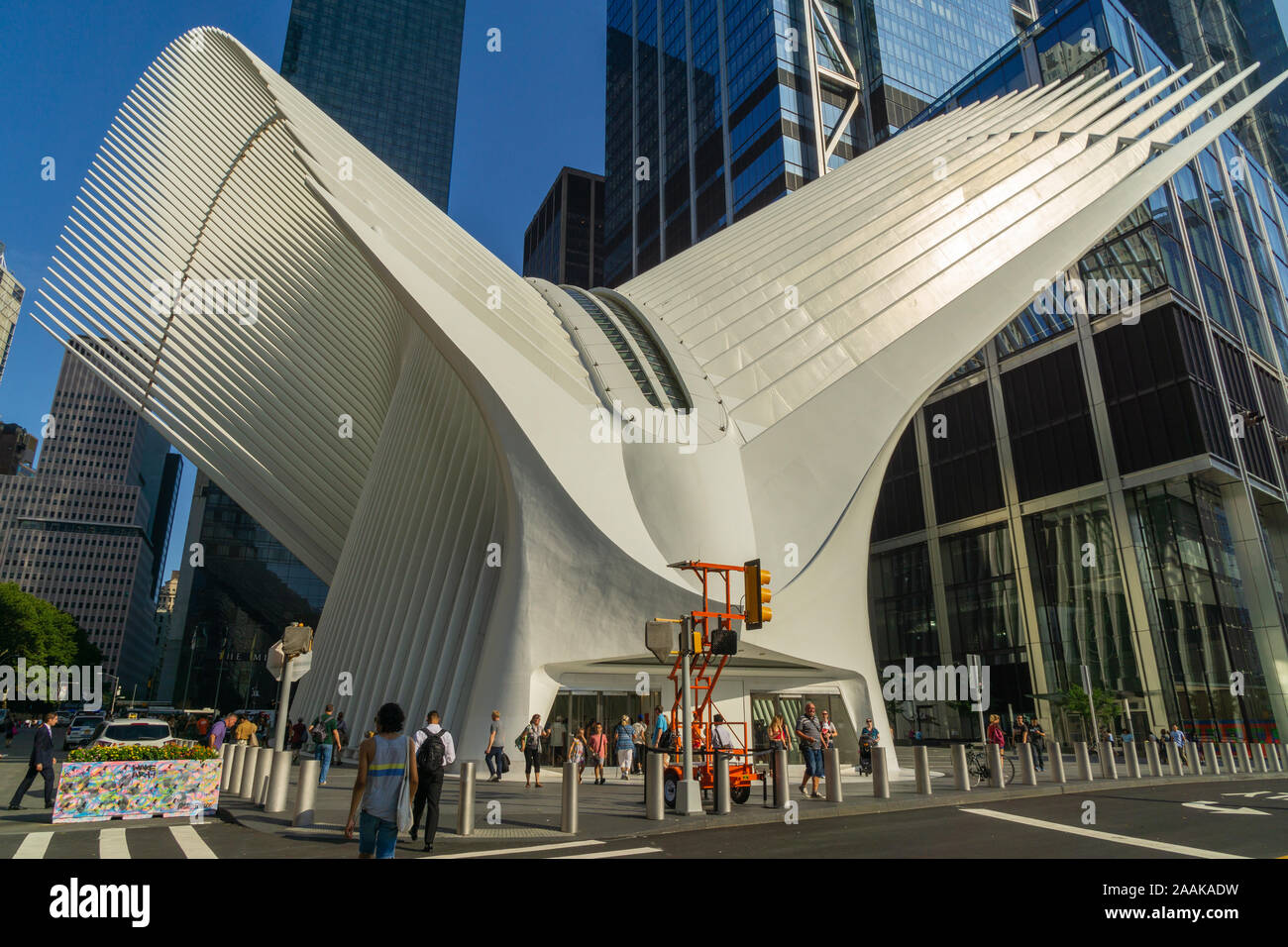 New York, USA - 20 août 2018 : vue extérieure du World Trade Center Transportation Hub ou Oculus conçu par l'architecte Santiago Calatrava Banque D'Images