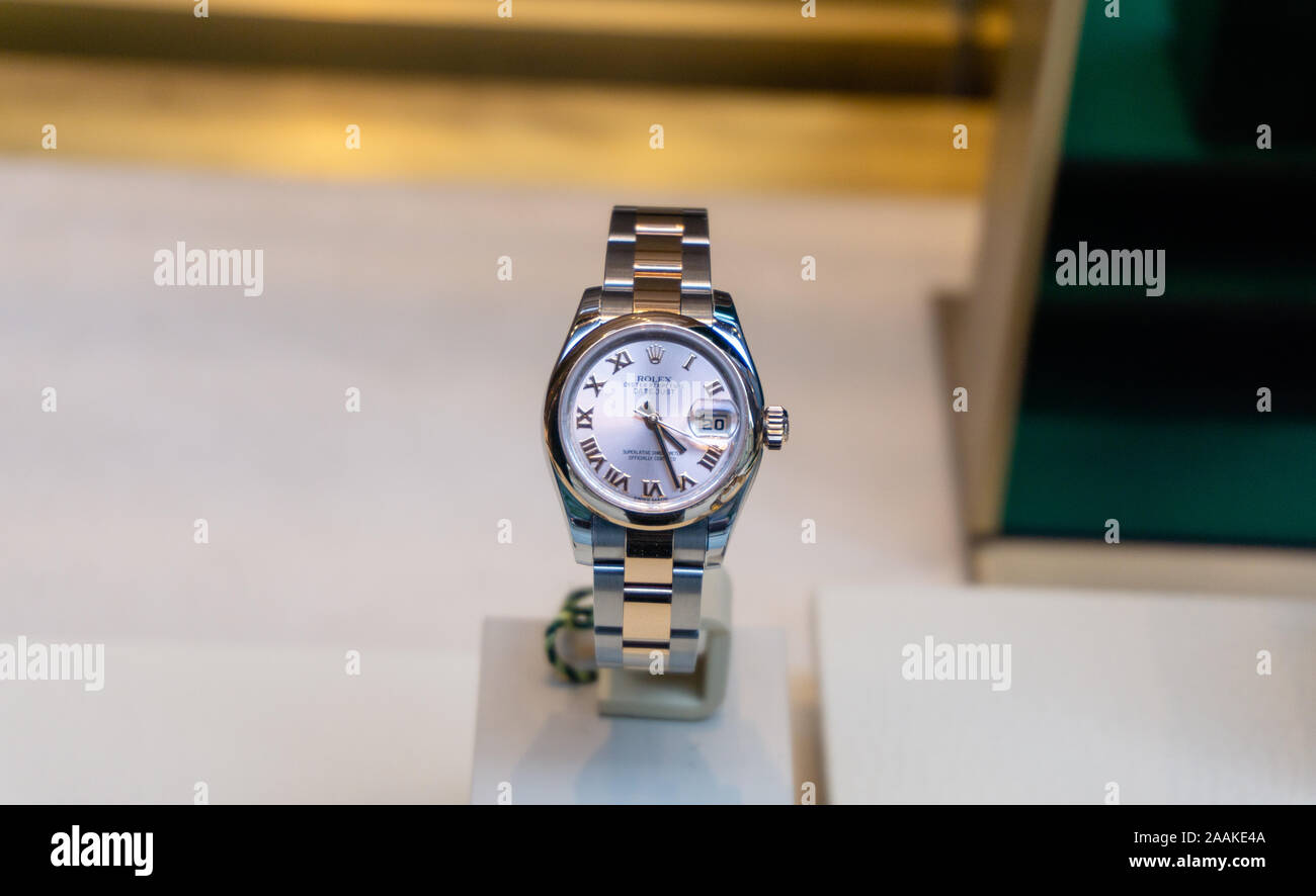 NEW YORK, USA - 20 août 2018 : ROLEX Montres de luxe à vendre à Shop Window display Banque D'Images