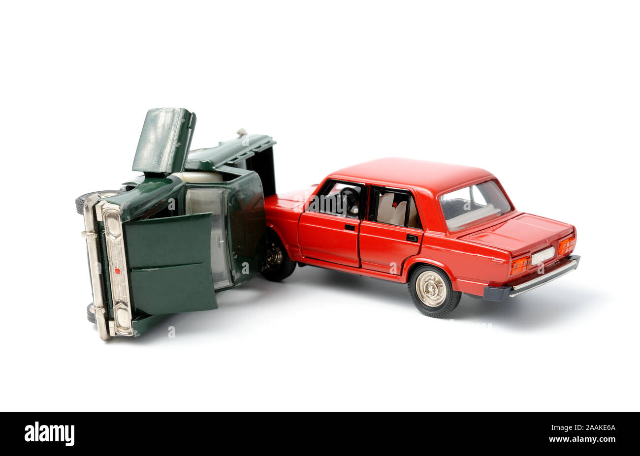 Voitures en accident sur un fond blanc Banque D'Images