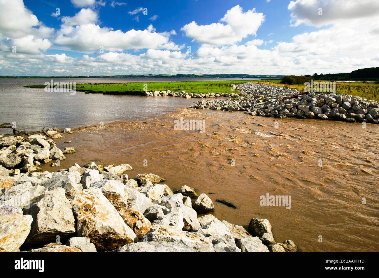 La violation à Alkborough sur l'estuaire de la Humber, dans l'Est de l'Angleterre. Comme l'augmentation du niveau de la mer à travers le monde de nombreuses zones de basse altitude sont à accroître Banque D'Images