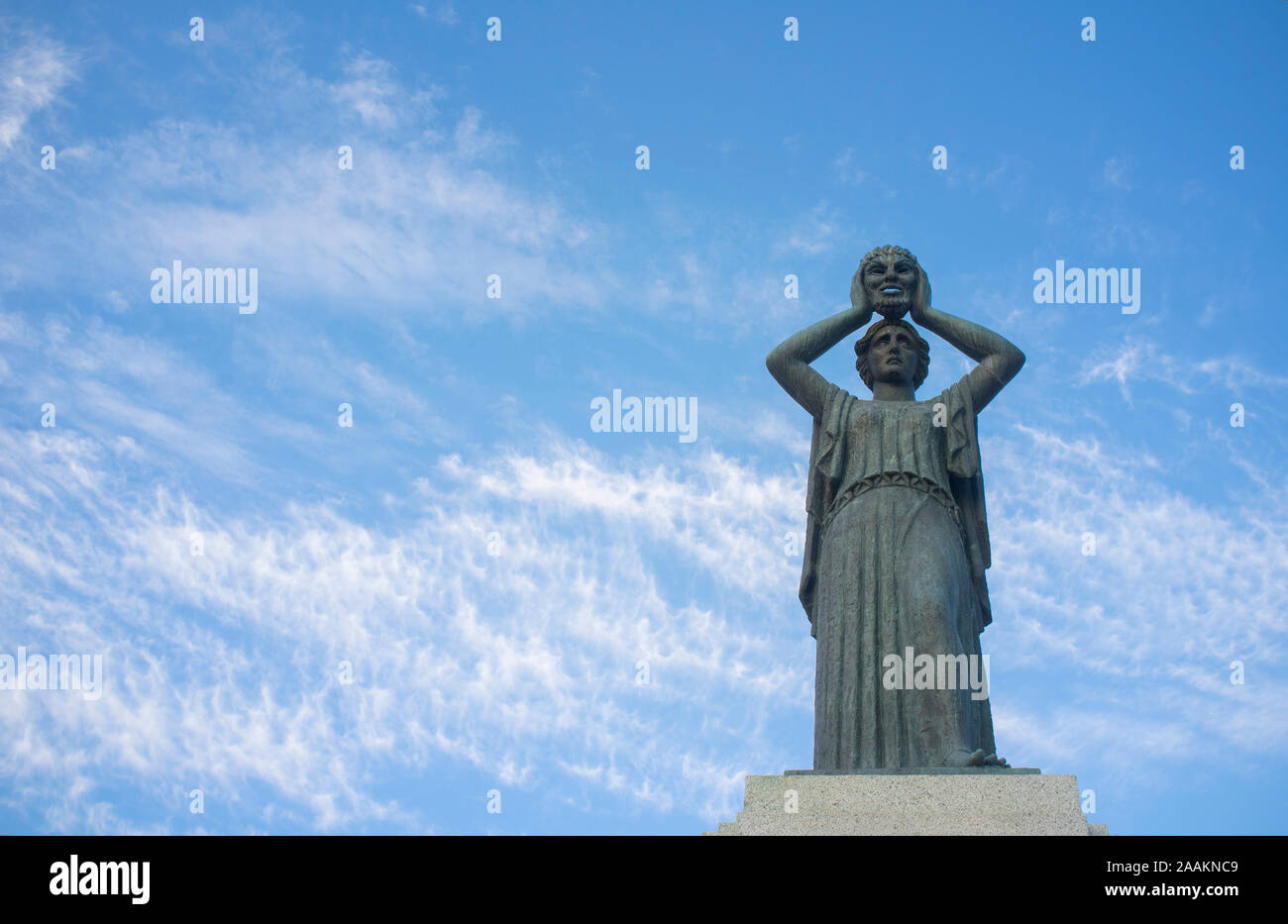 Madrid, Espagne - 13 juillet 2019 : Jacinto Benavente monument au parc El Retiro. Éminent dramaturge espagnol Banque D'Images