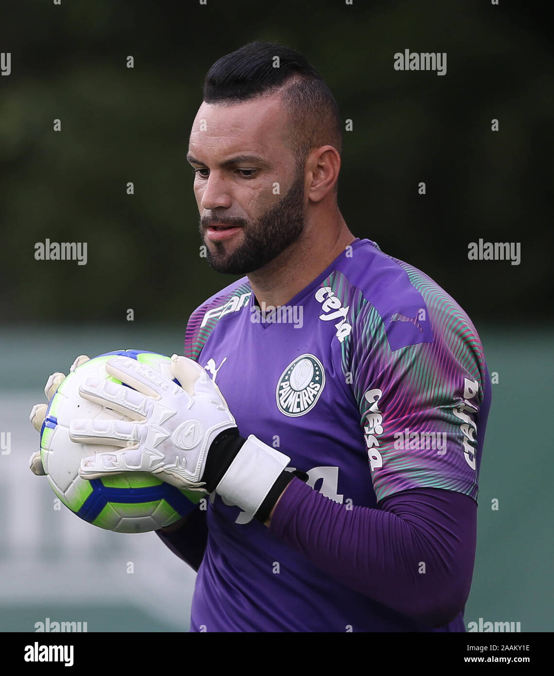 SÃO PAULO, SP - 22.11.2019 : TREINO DO PALMEIRAS - Gardien Weverton de SE Palmeiras au cours de formation à l'Académie de football. (Photo : Cesar Greco/Fotoarena) Banque D'Images