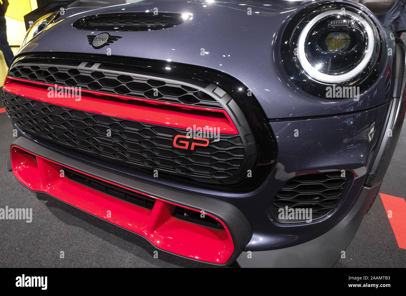 Los Angeles, Californie, USA. 22 Nov, 2019. La nouvelle MINI John Cooper Works GP est affiché durant le premier jour du LA Auto Show à l'extérieur Centre de Convention de Los Angeles, novembre 22, 2019 à Los Angeles. Le LA Auto Show s'ouvre au public le 22 novembre et se termine le 1er décembre. Ringo : crédit Chiu/ZUMA/Alamy Fil Live News Banque D'Images