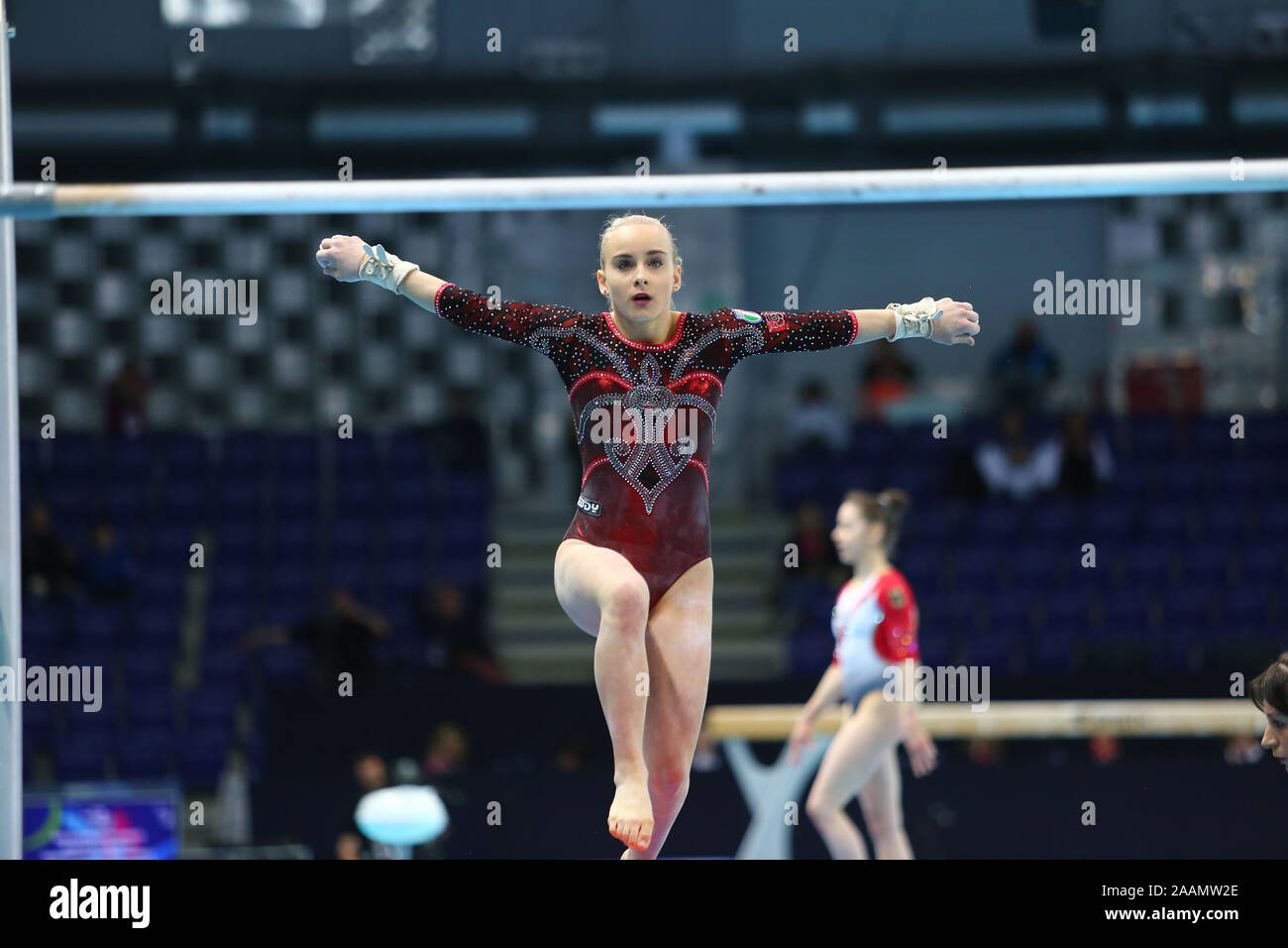 Szczecin, Pologne, le 11 avril 2019 : l'Asie de l'Italie D'Amato en concurrence dans les barres pendant l'Championnats de gymnastique artistique Banque D'Images