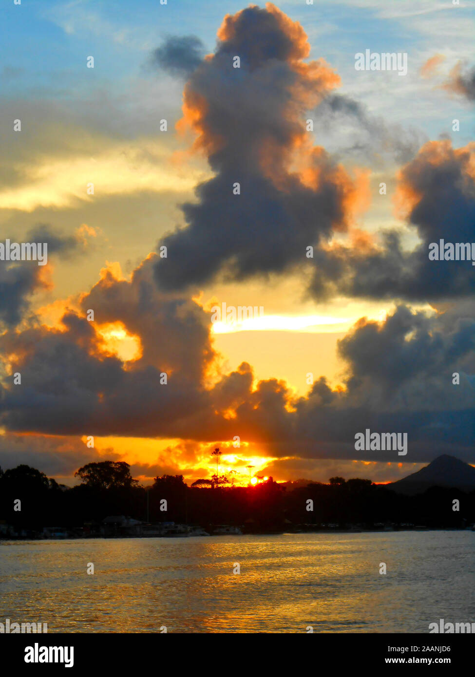 Photos prises lors d'une croisière au coucher du soleil sur la Noosa River Noosa Sunshine Coast Queensland Australie Banque D'Images