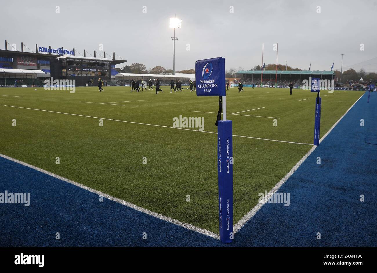 Hendon. United Kingdom. 23 novembre 2019. Une GV (vue générale) du stade avec l'image de marque de la H Cup. Saracens v Ospreys. Piscine 4. Heineken Cup Champions. Deuxième (2e) tour. Allianz Park. Hendon. Londres. UK. Garry Crédit/Sport sous gaine en images/Alamy Live News. Banque D'Images