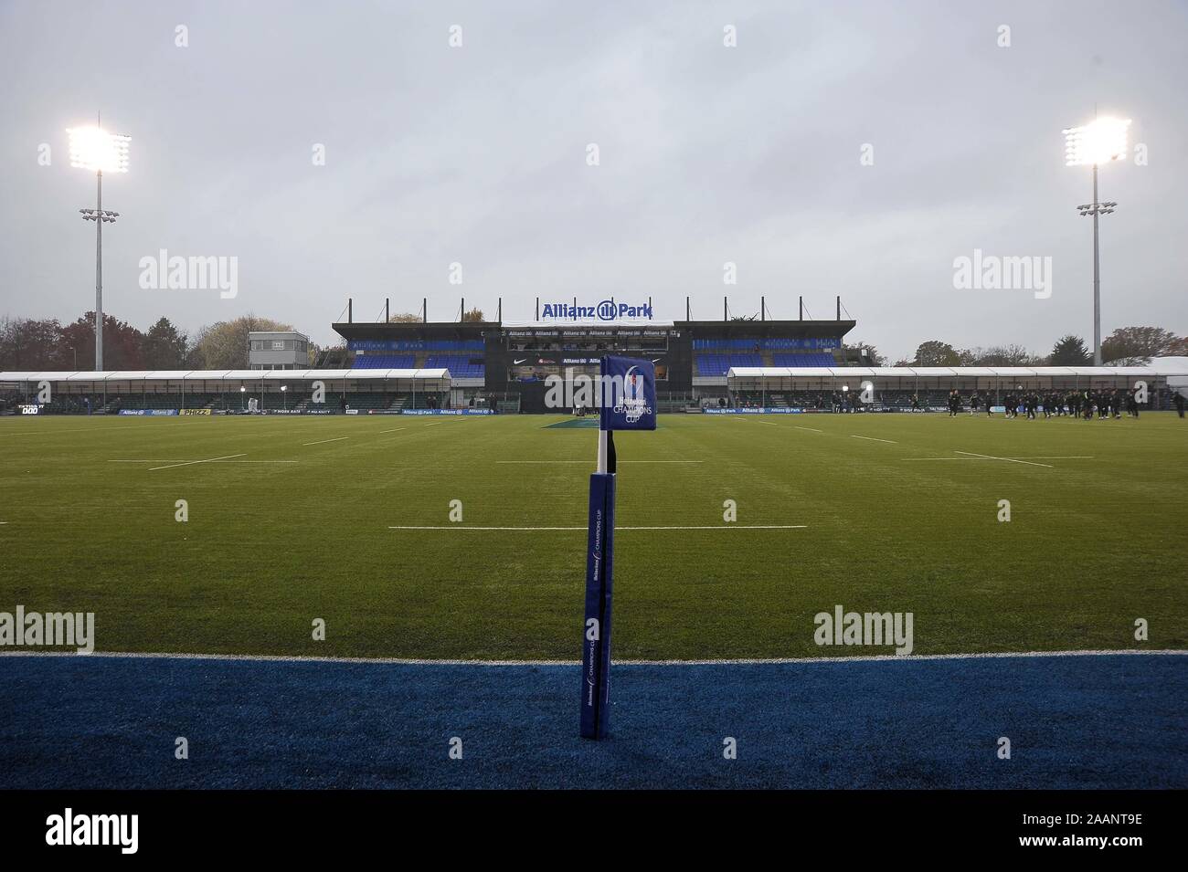 Hendon. United Kingdom. 23 novembre 2019. Une GV (vue générale) du stade avec l'image de marque de la H Cup. Saracens v Ospreys. Piscine 4. Heineken Cup Champions. Deuxième (2e) tour. Allianz Park. Hendon. Londres. UK. Garry Crédit/Sport sous gaine en images/Alamy Live News. Banque D'Images