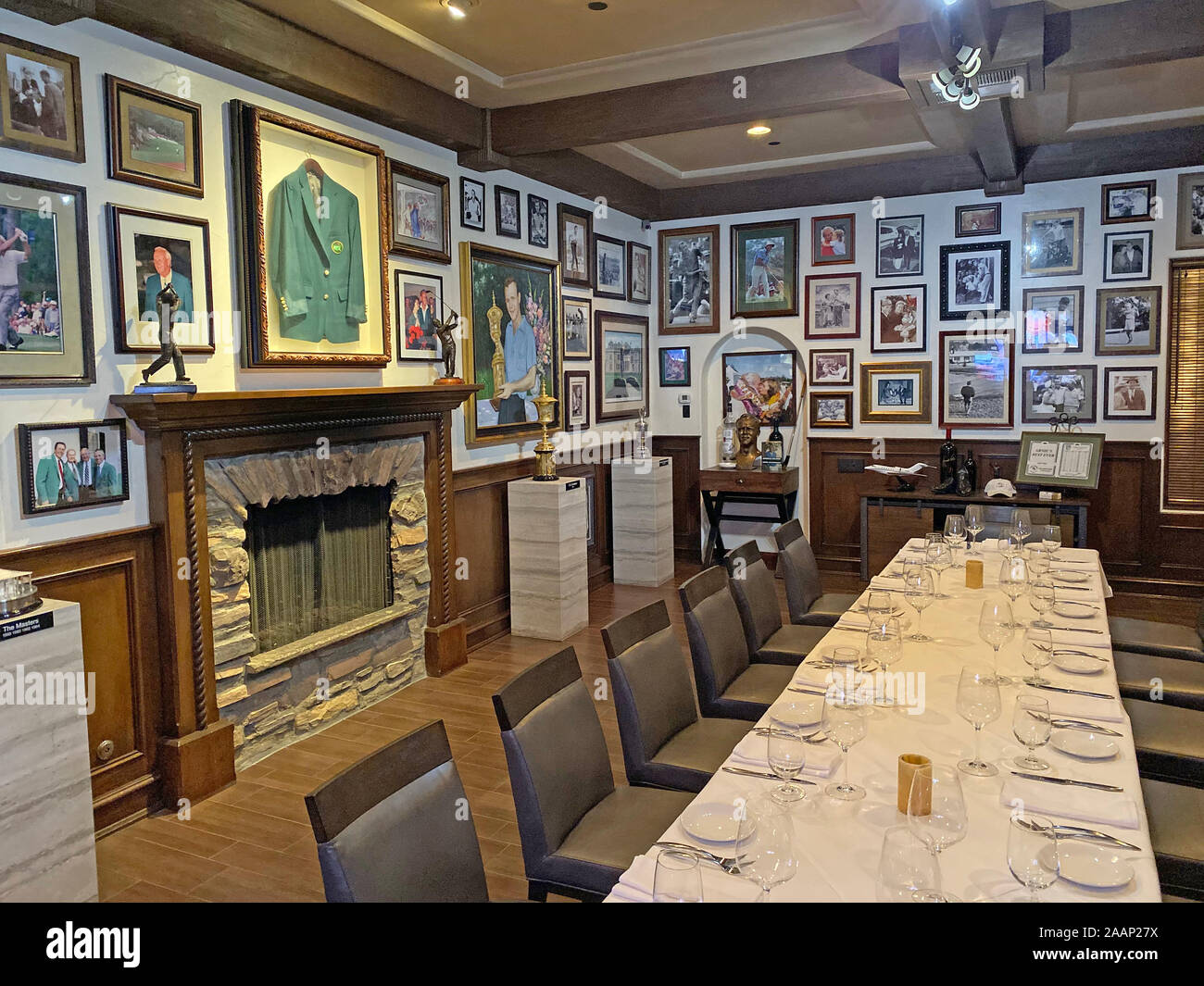 ARNOLD PALMER (1§929-2016) golfeuse professionnelle américaine. Encadrés de la place dans son restaurant à La Quinta, Californie. Il a vécu à proximité. Photo : Tony Gale Banque D'Images