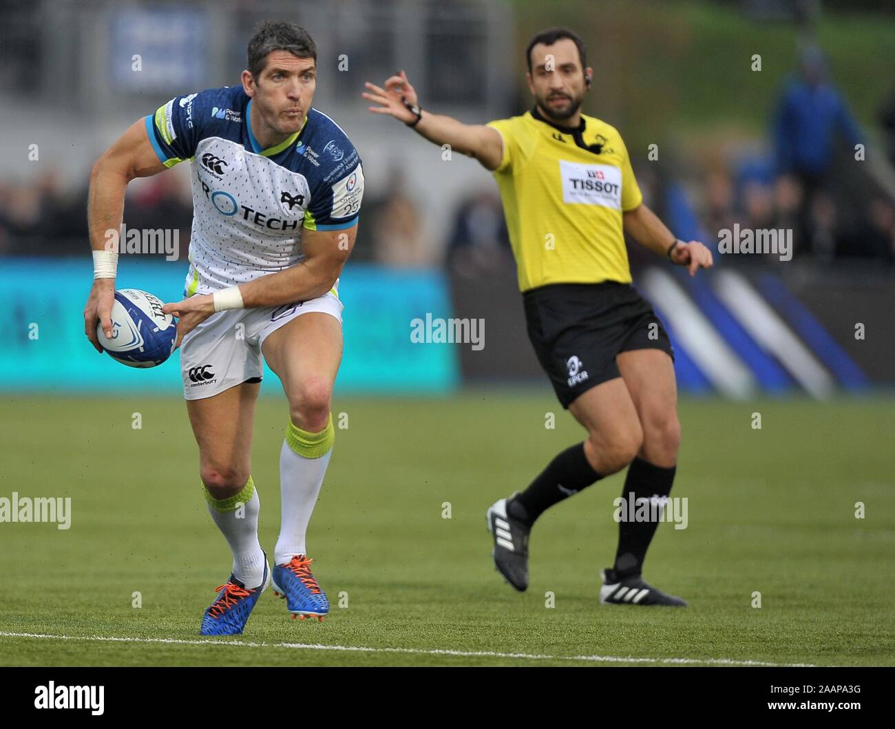 Hendon. United Kingdom. 23 novembre 2019. James Hook (Ospreys). Saracens v Ospreys. Piscine 4. Heineken Cup Champions. Deuxième (2e) tour. Allianz Park. Hendon. Londres. UK. Garry Crédit/Sport sous gaine en images/Alamy Live News. Banque D'Images